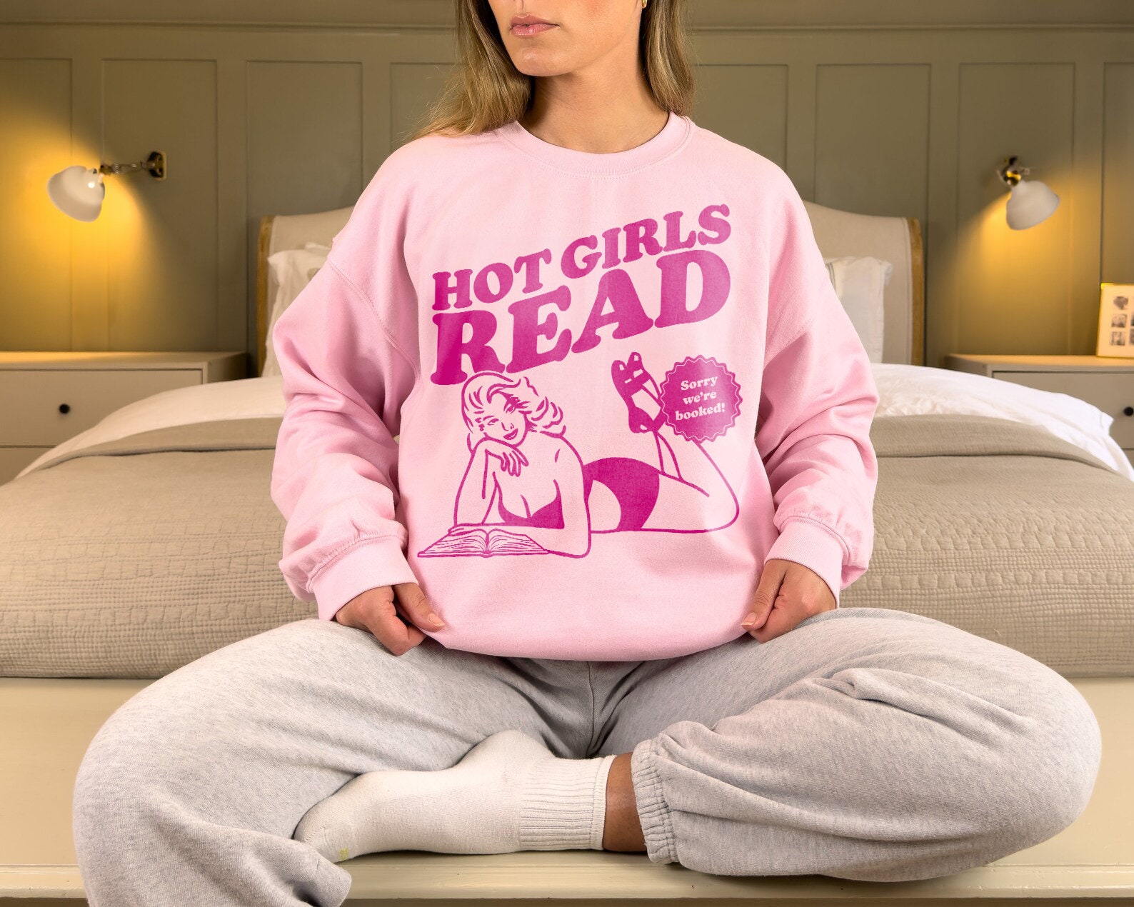 Retro Hot Girls Read Bookish Lover Smut Addict Romance Sweatshirt image 3