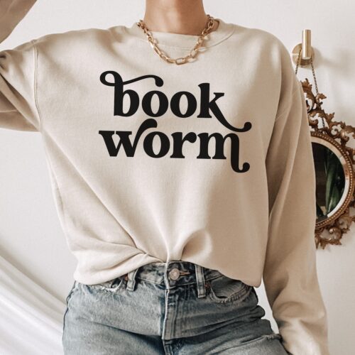 Bookworm Just One More Chapter Reading Librarian Teacher Lover Sweatshirt image 0