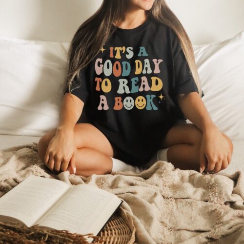 Retro It's A Good Day To Read Bookish Poet Literature Librarian Indie Shirt image 0