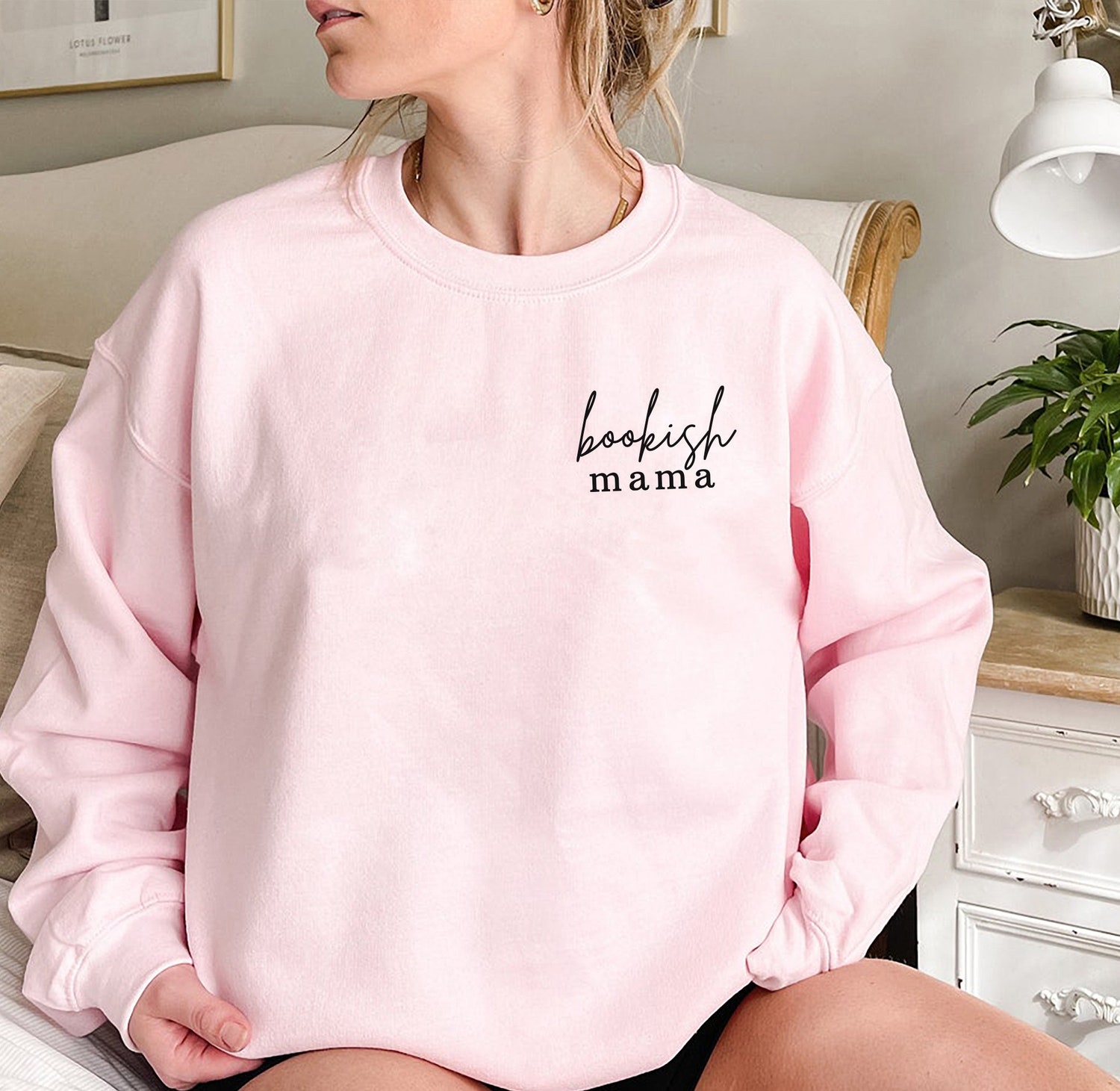 Bookish Mama Love Reading Bibliophile Mothers Day Women Cute Sweatshirt image 2