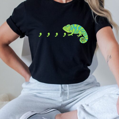 Comma Chameleon Reading Funny Grammar English Teacher Lizard Book Lover Shirt image 0