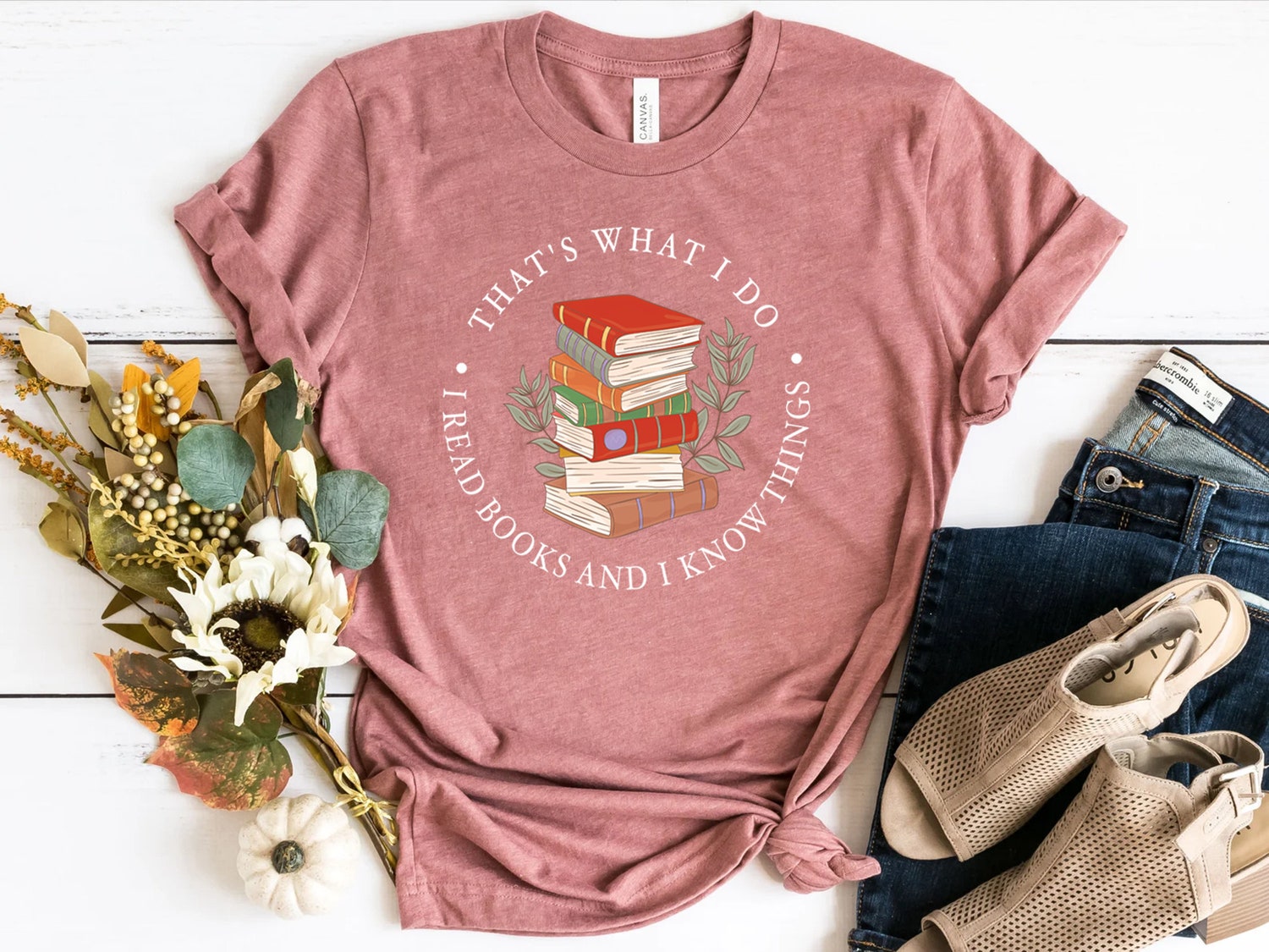 That's What I Do I Read Books And I Know Things Lover Librarian Teacher Shirt image 4