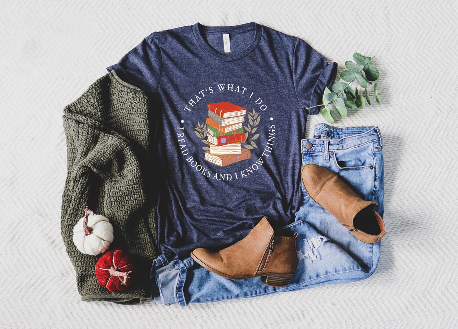 That's What I Do I Read Books And I Know Things Lover Librarian Teacher Shirt image 9