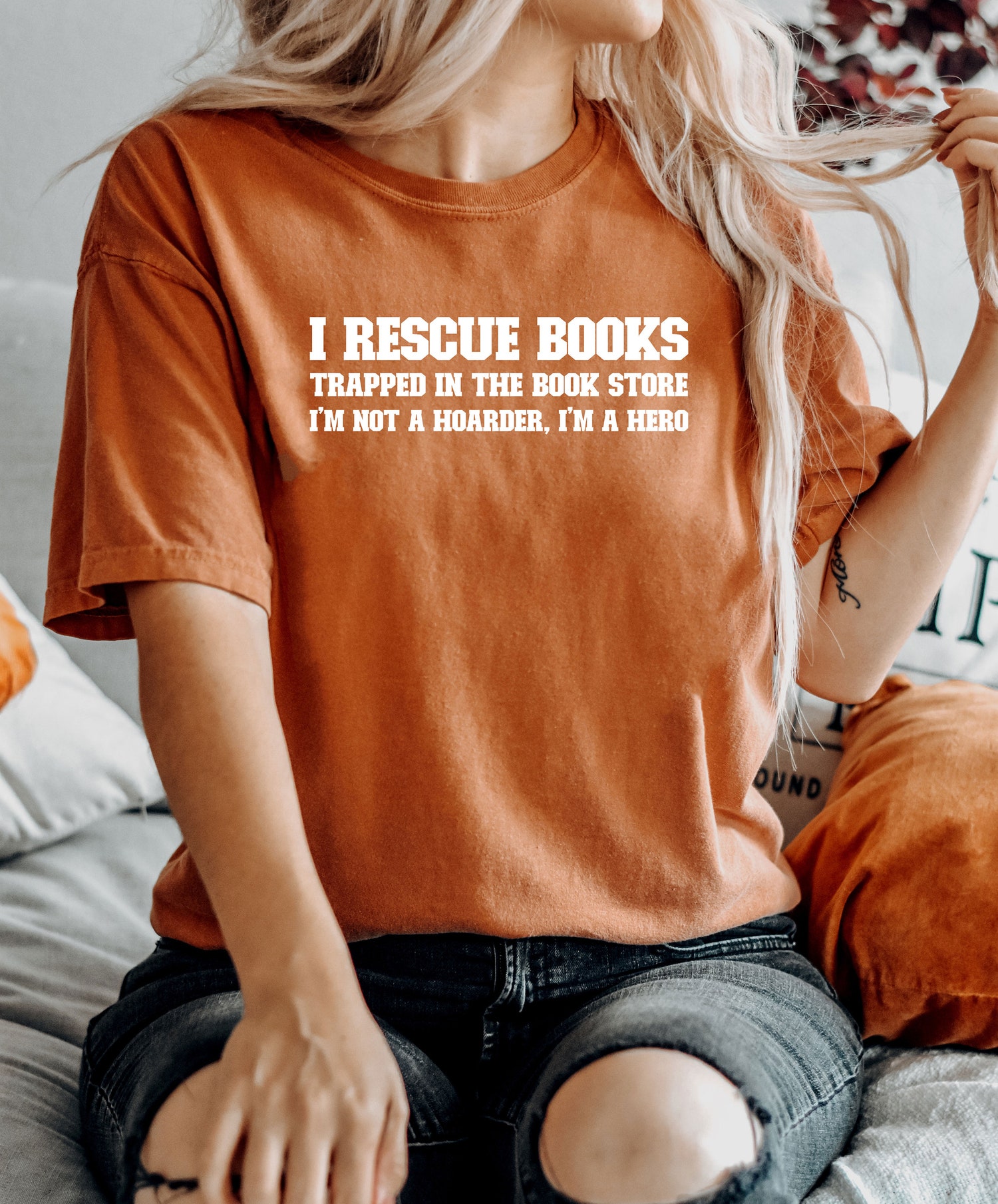 Cute Lover I Rescue Books Trapped In The Store Trendy Librarian Aesthetic Shirt image 4