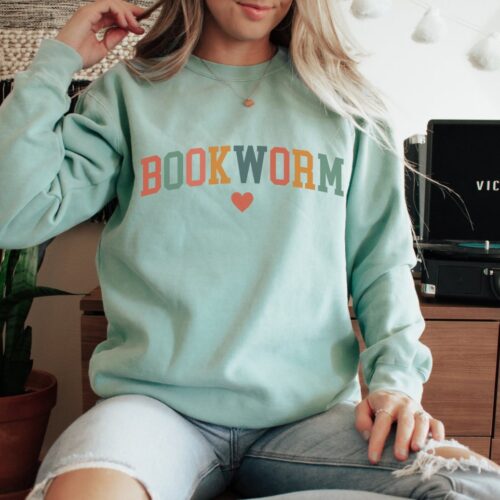 Reading Bookworm Heart Librarian Teacher Literature Nerd Cute Sweatshirt image 0