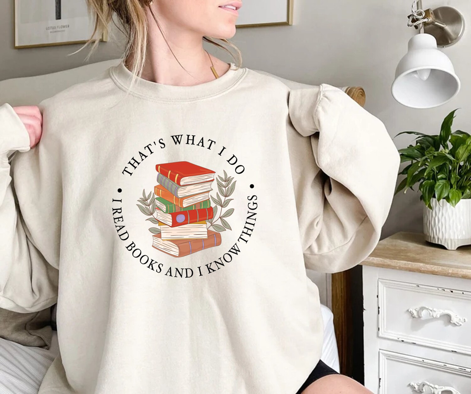 That's What I Do Read Books And Know Things Lover Librarian Reading Teacher Shirt image 4