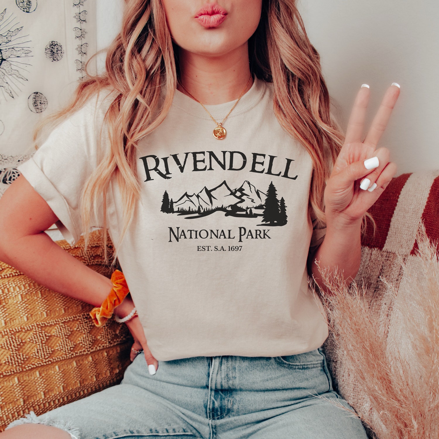 Vintage Rivendell Reading Book Birthday Christmas Librarian Teacher Gothic Geek Shirt image 3