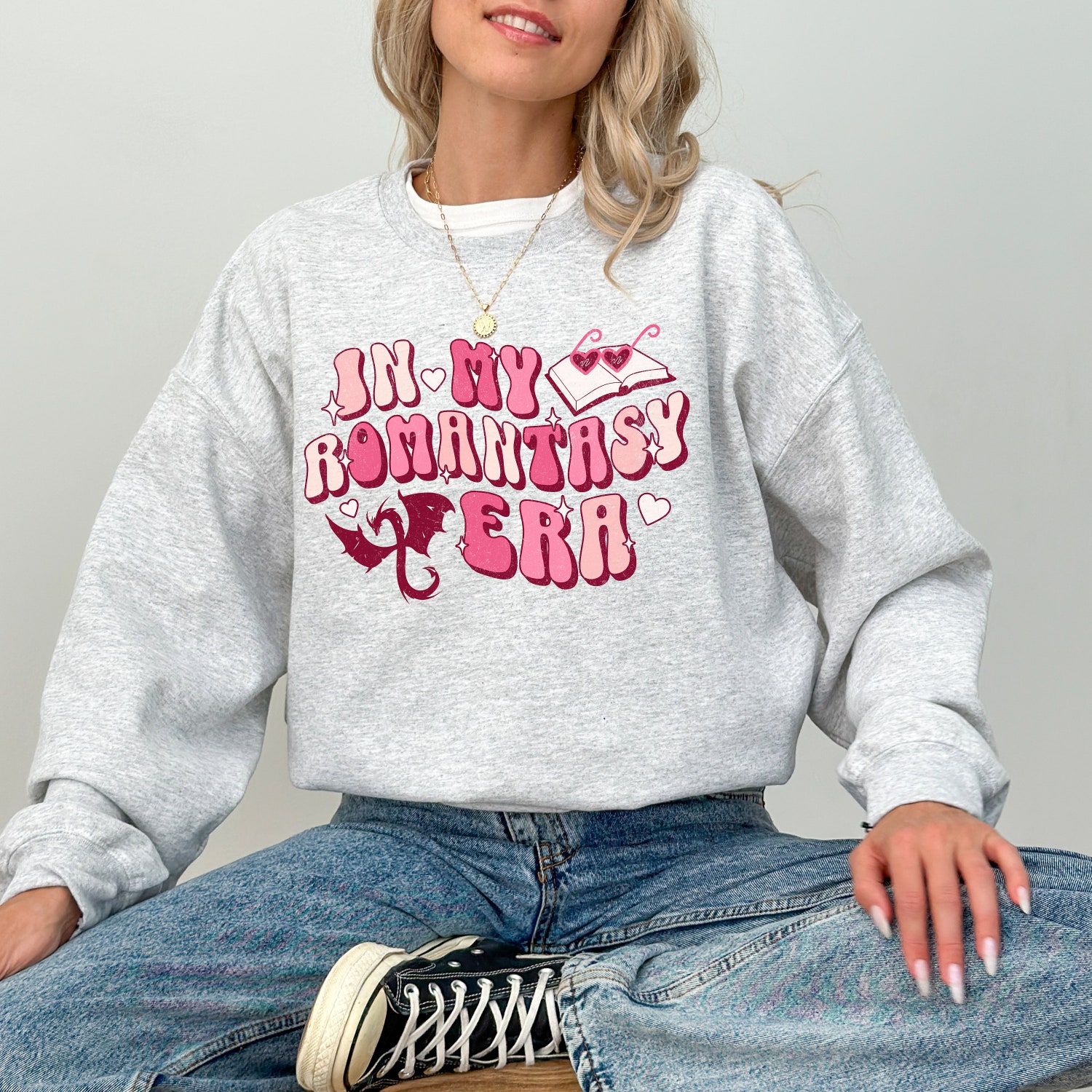 Bookish In My Romantasy Era Dragon Heart Lover Club Reading Sweatshirt image 8