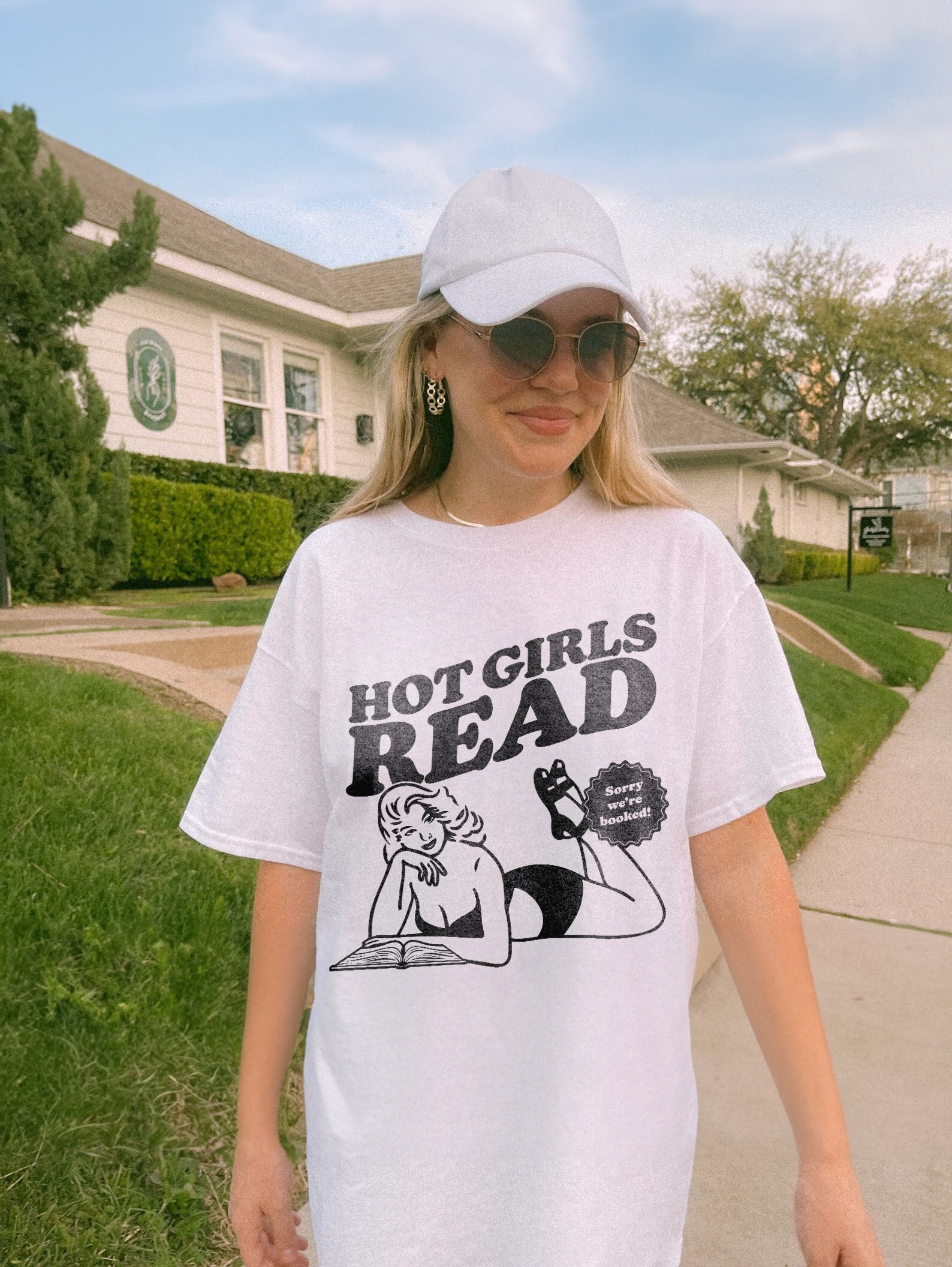 Retro Hot Girls Read Smut Slut Bookish Club Fantasy Reader Dark Romance Addict Shirt image 3