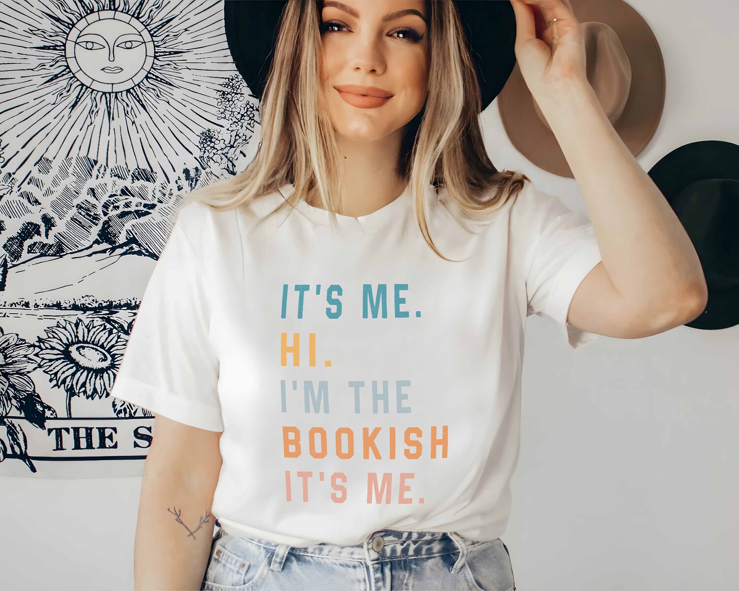 Personalized Librarian Shirt It's Me Hi I'm The Librarian Bookworm Gift Reading Lover Tee image 1